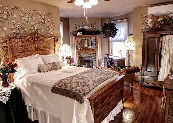The Queen, A Victorian Bed & Breakfast